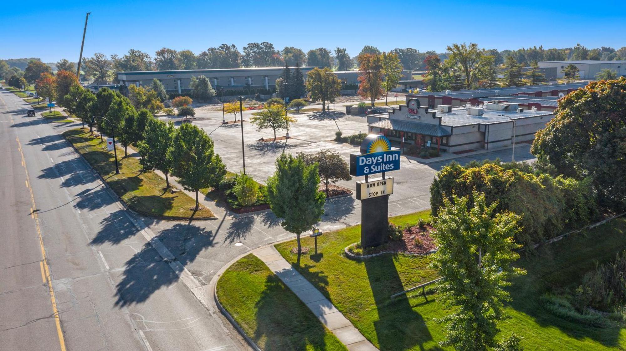 Days Inn & Suites By Wyndham Mt Pleasant Mount Pleasant Exterior foto